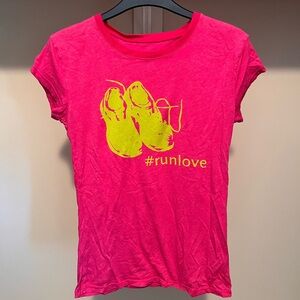 Oiselle Rare Vintage Vibrant Pink #runlove Tee